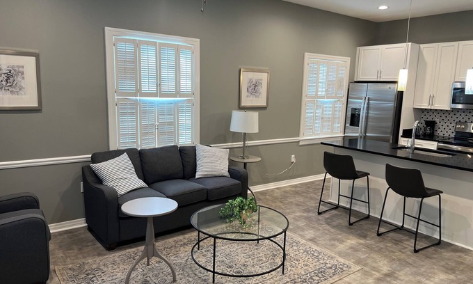 Pascagoula Apartment | New, 1 BR Executive Apartment in Downtown Pascagoula