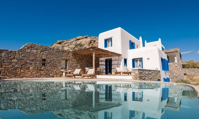 Ano Mera House | New 2-Villa Complex With Amazing Views of Divouno & Kalafati Beach & Aegean Sea