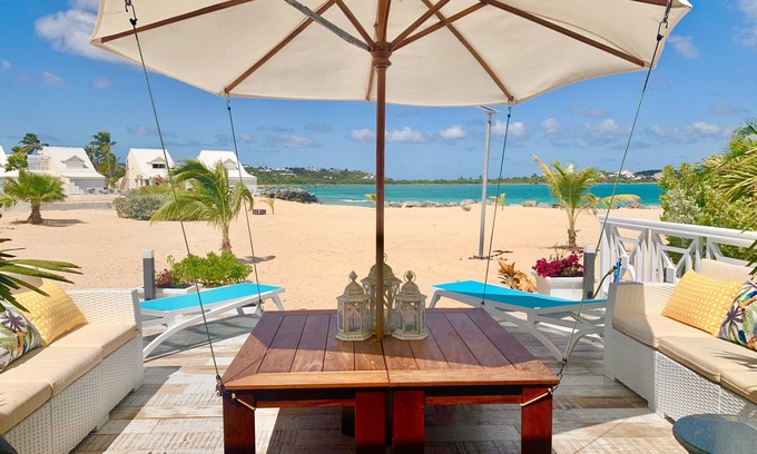 Nettle Bay House | NEW 2019! 'KAYBAYS'Luxury beach house with pool and spectacular ocean view,