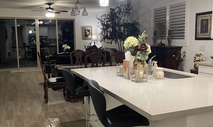 Peoria House | New 3-bdr, 3 bath home near Lake Pleasant and new Taiwan Semiconductor Company.