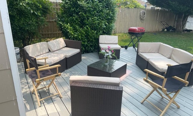 Wheaton-Glenmont House | New/3-bedroom house in welcoming Silver Spring with WiFi, AC, and much more