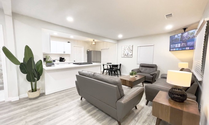 Lancaster House | New 3 BR, Gated Parking, Sleep 8, Walk to BLVD