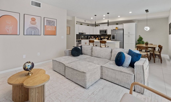 Campbell Apartment | NEW 3BD Themed Room | Near Disney | Amazing Resort