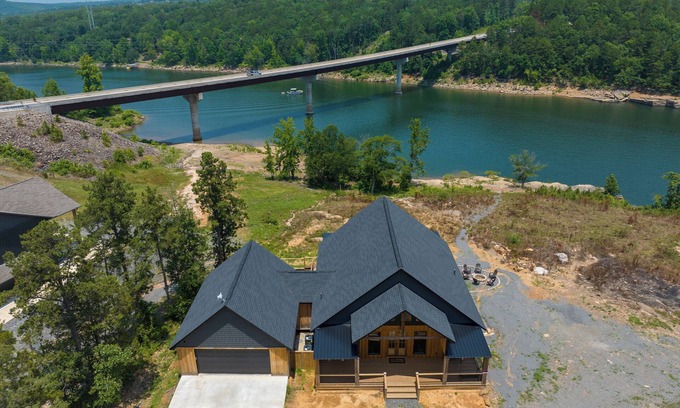 Edgemont House | New! 4 Bed 3 Bath Greers Ferry Lakefront Home with Private Playground!