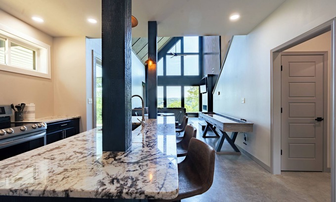 Drasco House | New! 4 Bedroom + 2 Bathroom Lakeview Home!
