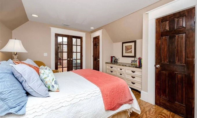Downtown Dunedin Condo | New 4 room Suite, with kitchenette