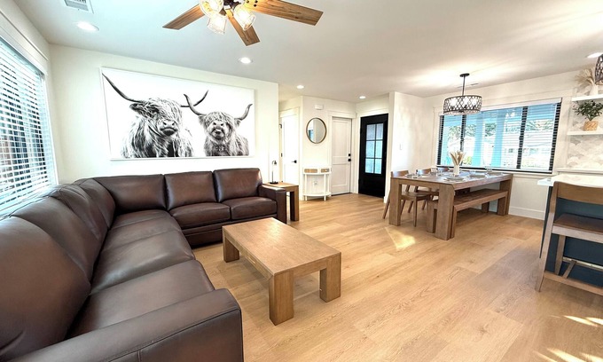 Concord House | NEW 4bd/3ba Luxury Farmhouse + Steam Shower!