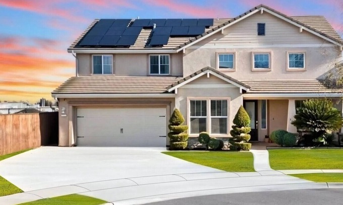 Oakdale House | *NEW 4BD Oakdale Retreat, Pool, AC, Sleeps 14, Newly Remodeled