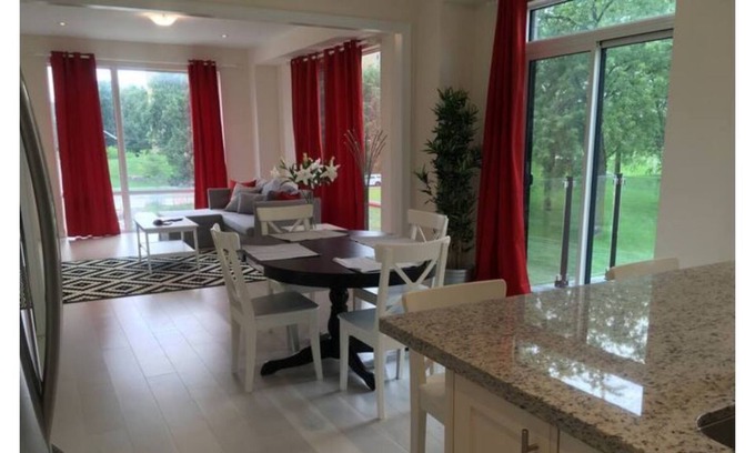 Richview House | New 4Bed,2.5Bath,Office,Terrace,Free Parking/WiFi