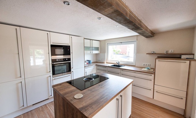 Baunatal House | New accommodation directly adjacent to Kassel (up to 18 pers.)