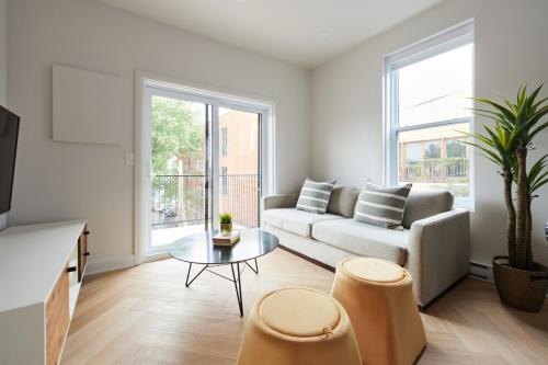 Plateau Mont Royal Apartment | New and Cozy 3 bedroom in Le Plateau by Denstays