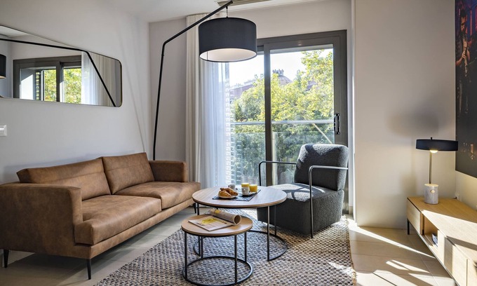 El Camp de l'Arpa del Clot Apartment | New and Modern flat in the city center