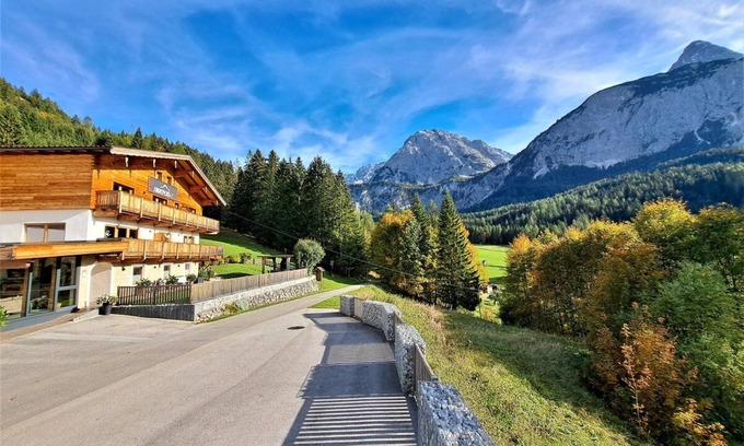 Ehrwald Apartment | New Apart at the Zugspitze with spa, hot tub, barbecue area, beautiful outdoor area!