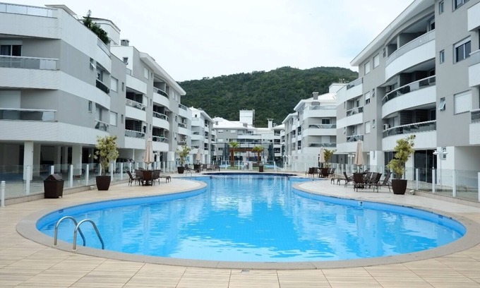 Ingleses Norte Apartment | New apartment in the North corner of the British with leisure area. Wifi, NetFlix and Split.