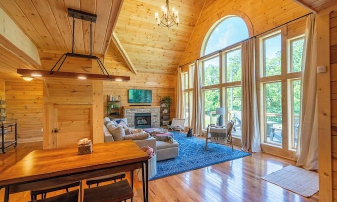 Luray Cabin | New Arcade! Shenandoah Hideaway for Family Fun!