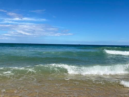 Buddina Apartment | NEW BEACH Luxury 3B 2B unit - Ocean Views - 250m 2 BUDDINA BEACH!