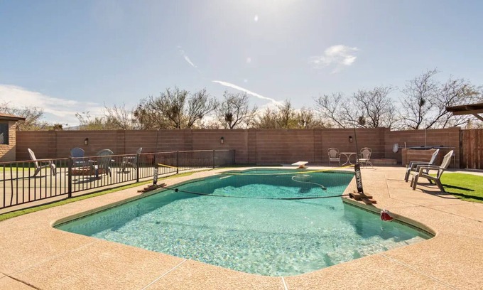 Tanque Verde House | *NEW* Beautiful Private Desert Retreat! Gorgeous! Hot Tub and Pool!