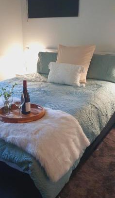 Lower Hutt House | New Birdsong Abode Central Guest House
