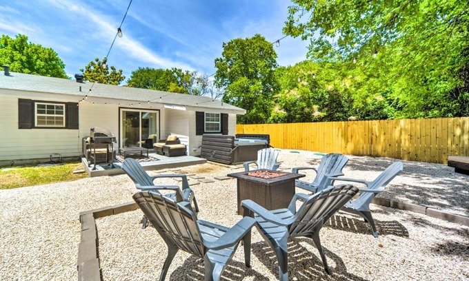 New Braunfels House | New Braunfels Haven with Hot Tub and Fire Pit!