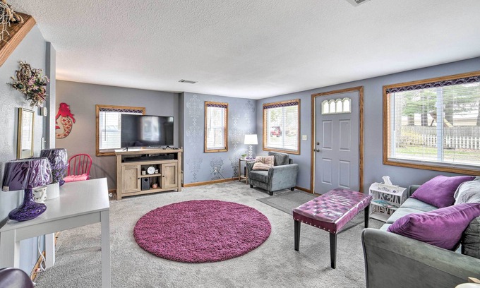 Brooklyn Cottage | NEW! Bright Brooklyn Abode w/ Deck, Grill & Views!