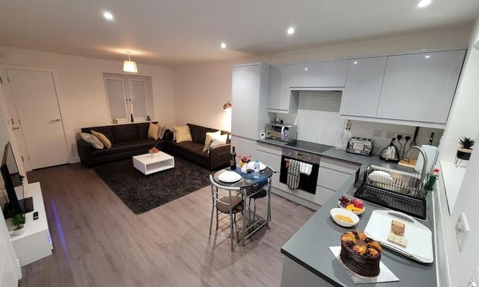 Haversham House | New build home with WI-FI, Smart TV, dedicated office floor, large terrace and Free parking