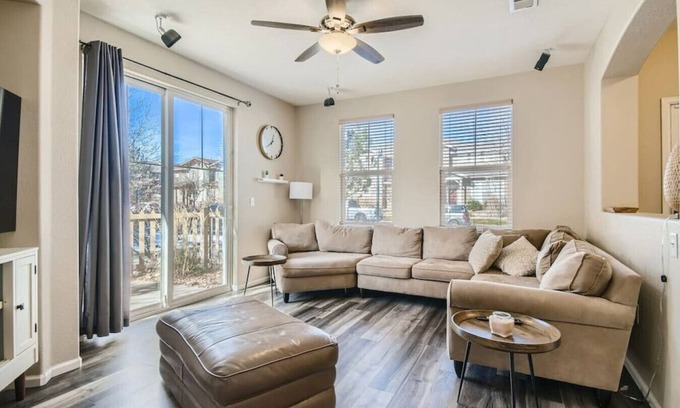 Commerce City House | NEW build near DIA w/King Bed, 20mins to downtown