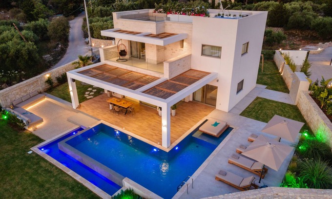 Apokoronas Villa | New-build Villa Logari Chania Heated private pool and Roofgarden with jacuzzi