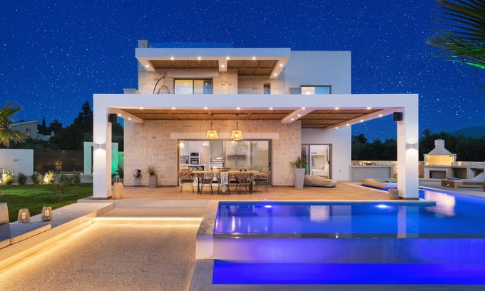Apokoronas Villa | New-build Villa Riza Chania private pool and Roofgarden with jacuzzi