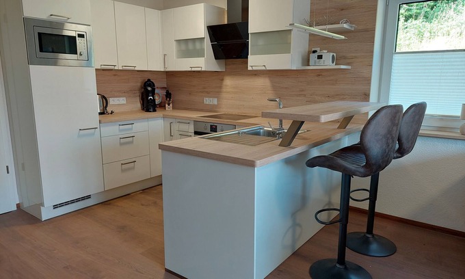 Geeste Apartment | NEW BUILD-Wonderful, modern and high-quality DHH, garden, wallbox, WLAN, near the lake