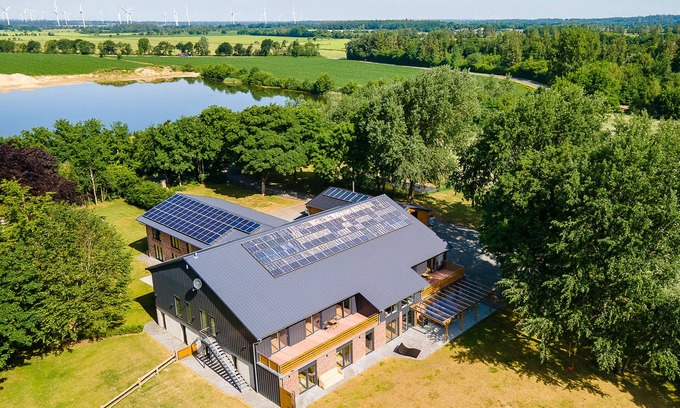 Norstedt House | New building with historic charm and a large garden, centrally located between the North Sea and the Baltic Sea