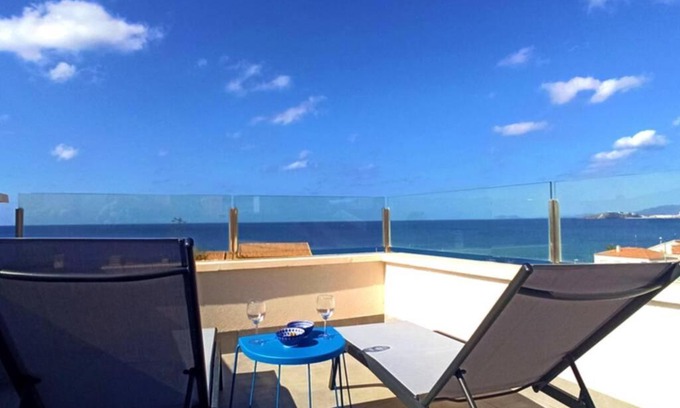 Los Puertos Villa | New built corner villa in Isla Plana by the sea