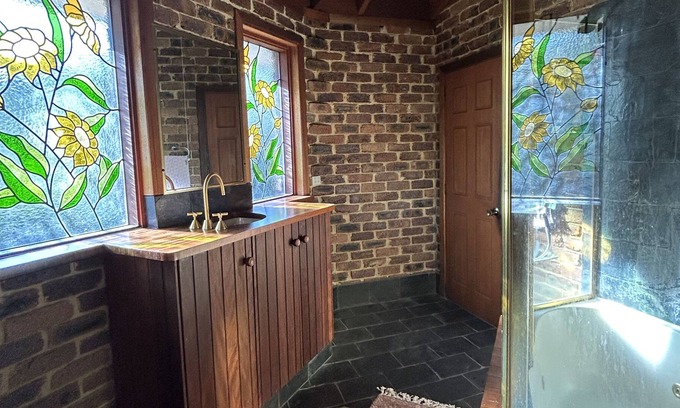 Wooloweyah House | NEW! Bush Retreat! 3 BR, 2 BA in national park