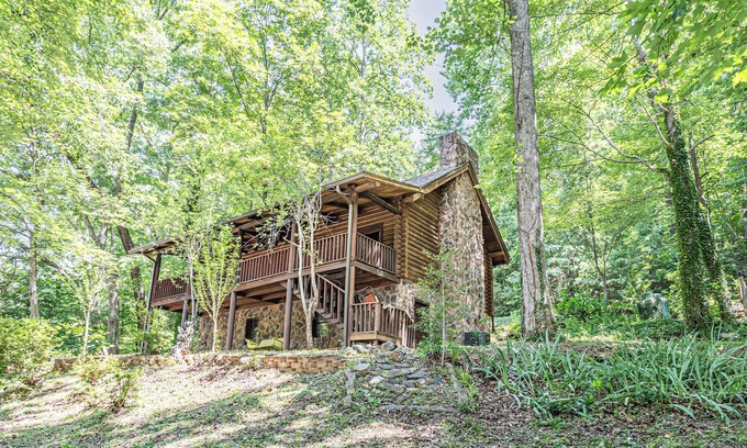 Lake Lure Cabin | New Cabin walking distance to Lake Lure Beach and minutes from Chimney Rock.