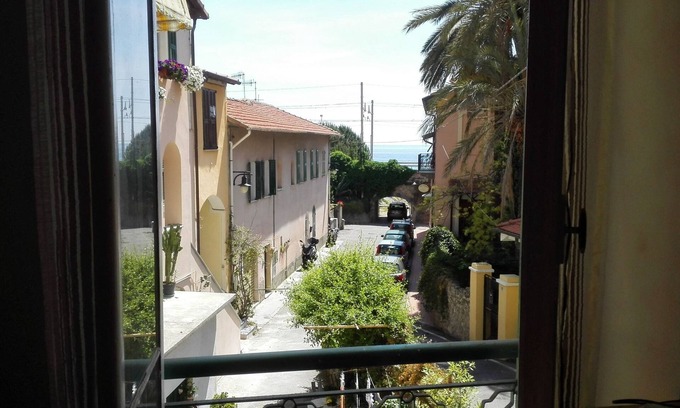 Bordighera Apartment | New "Casa del pescatore" recently restored, Wi-fi Air conditioning