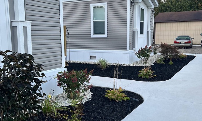 Harbor Springs Resort | New Cedar Walls Resort minutes away from the ski slopes, beaches and parks!