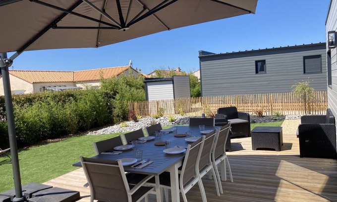 Bretignolles-sur-Mer Ski Chalet | New Chalet for 8 in a residence with pool