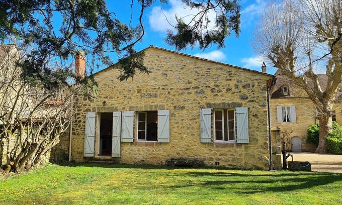 Saint-Cybranet Cottage | * New* Charming cottage set in the grounds of a majestic manor house,