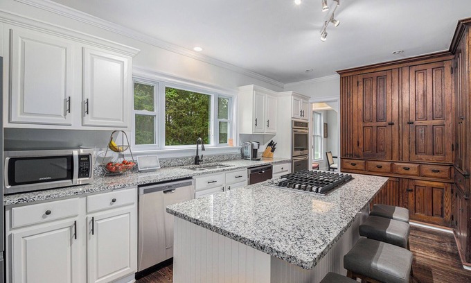 Grass Lake Other | NEW Charming & Spacious Farmhouse Retreat in Grass Lake, MI