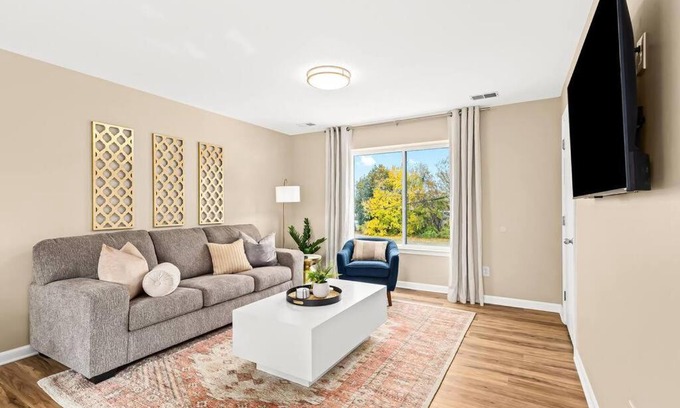 Roseville Apartment | New! Charming Upper Unit in the Heart of Roseville