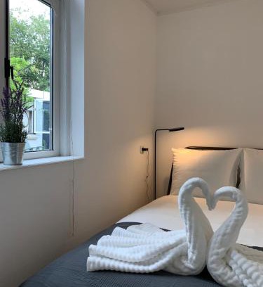 Delft Apartment | New City Garden view 5min TU Delft central room bentley utopia