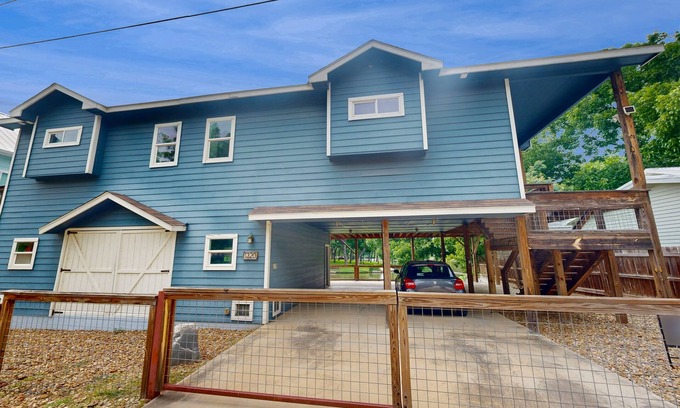 Marble Falls House | New Colorado River Home w/Large Deck, Canoe & Paddleboards