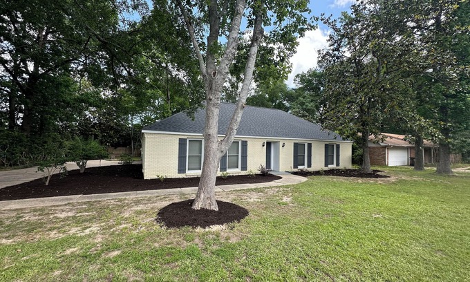 Hattiesburg House | NEW! Comfort and Space in Midtown - The Holly House