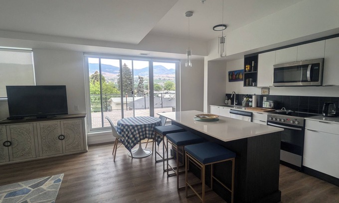 Rutland Condo | New condo close to all of the best that Kelowna has to offer!