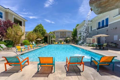 Reno/Tahoe Airport Apartment | New Cozy 1BR Apt with Gym Sauna & Heated Pool Access