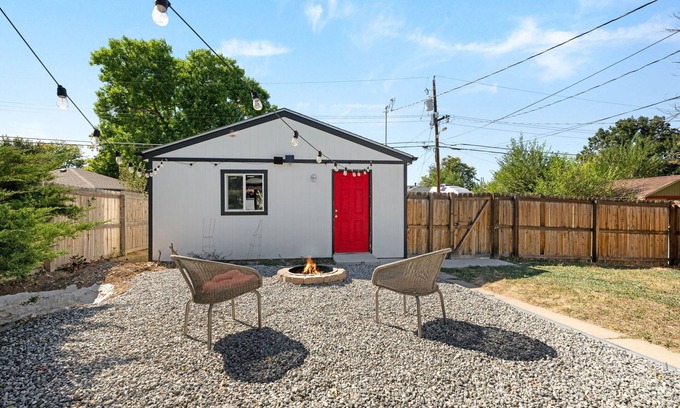 Aurora House | New! Cozy Lower-Level, Pet-friendly Retreat