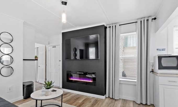 Laconia Apartment | NEW! Cozy & Modern unit w/Private HOT TUB and Backyard