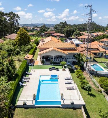 Mozelos Villa | NEW - Crestuma Bright