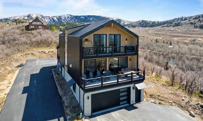 Timber Lakes Cabin | NEW! Custom Modern Mountain Retreat, Hot Tub, Pickleball Court, 360deg Views, Sleeps 18