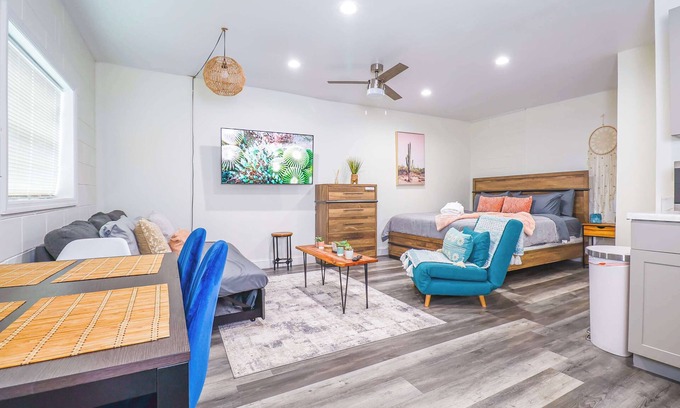 Orlando Apartment | NEW Designed Apt 2023 NrUCF PETSOk PrivateEntry