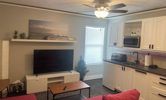 Downtown Omaha Apartment | New Downtown Modern Apartment. Near the Old Market